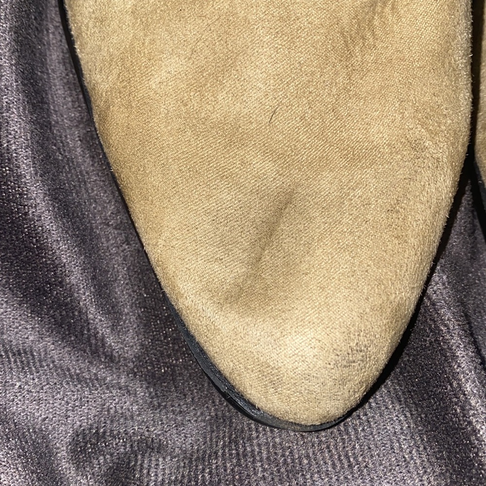 🛍️Cute heeled tan booties! - Picture 4 of 8
